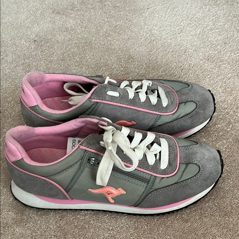 kangaROOS Women's Gray and Pink Sneakers